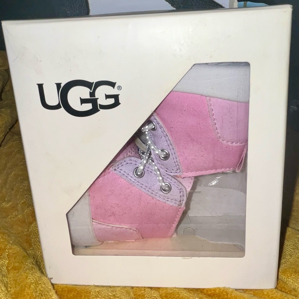 Ugg baby girl shoes